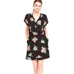 Banana Republic black cape sleeve magnolia dress, tie waist with pockets